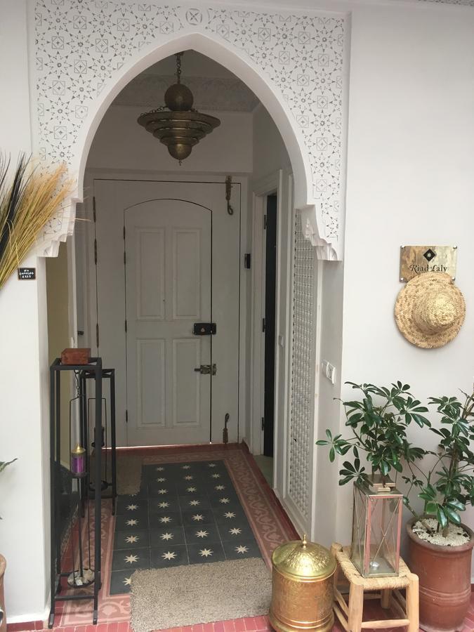 Riad Laly Tourisme Eclaire Le Bijou De La Medina Маракеш Екстериор снимка